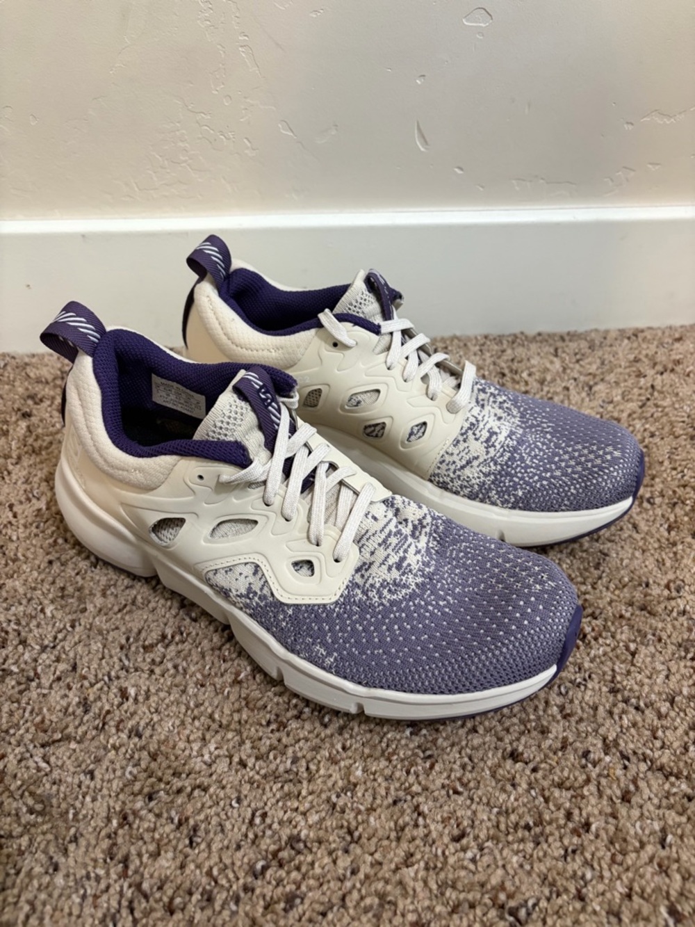 Salomon PREDICT SOC2 W Women's Running Shoes, Purple / White, Women's Size 6.5